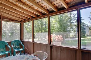 'the Birches' Raymond Getaway w/ Beach & Boat Dock