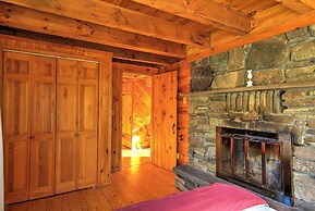 'bearpen Lodge' on 125 Acres - Near Belleayre Mtn!