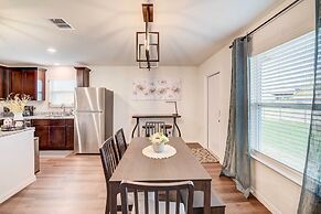 ~ 6 Mi to Waco: Newly Constructed Family Home