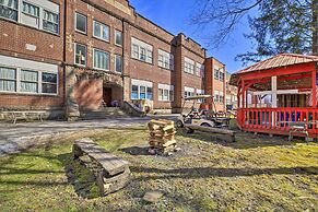 Unique ATV Apartment in Remodeled Schoolhouse