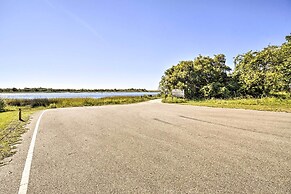 Stunning Sunset Beach Condo: 3 Mi to Beach!