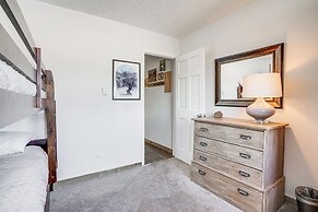 Condo w/ Balcony & Views - Steps to Ski Shuttle!