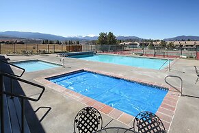 Condo w/ Balcony & Views - Steps to Ski Shuttle!