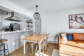 Condo w/ Balcony & Views - Steps to Ski Shuttle!