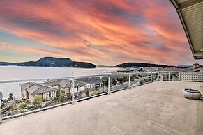 Anacortes Paradise Vacation Rental w/ Water Views!