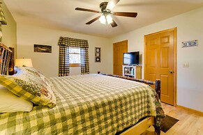 Smoky Mountain Cabin w/ Fire Pit: Hike & Fish!