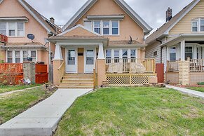 Milwaukee Vacation Rental: 6 Mi to City Center!