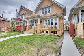 Milwaukee Vacation Rental: 6 Mi to City Center!