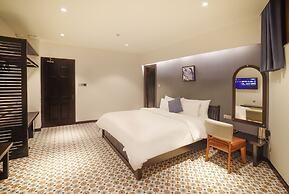 Brick House Dalat Hotel