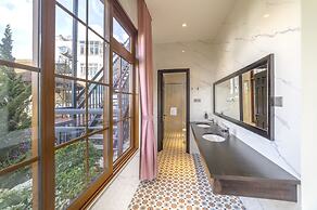 Brick House Dalat Hotel