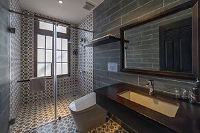 Brick House Dalat Hotel