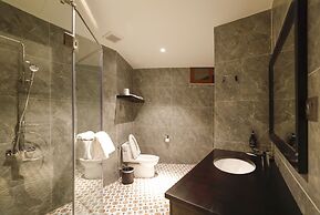 Brick House Dalat Hotel