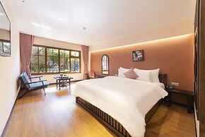 Brick House Dalat Hotel