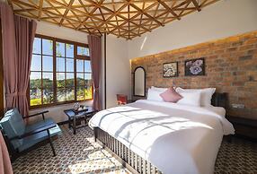 Brick House Dalat Hotel