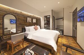 Brick House Dalat Hotel