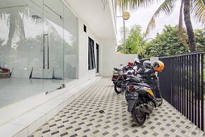 OYO Life 90152 Garuda Bima Residence Syariah