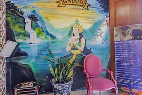 OYO 90094 Gayatri Residence