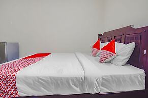 OYO 90094 Gayatri Residence