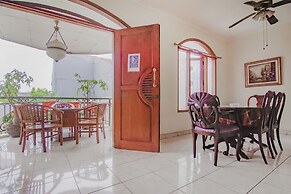 OYO 90094 Gayatri Residence