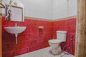 OYO 90094 Gayatri Residence