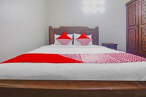 OYO 90094 Gayatri Residence