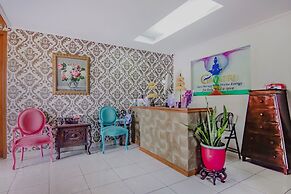 OYO 90094 Gayatri Residence