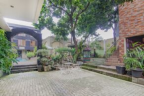 OYO 90094 Gayatri Residence