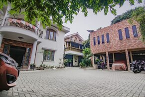 OYO 90094 Gayatri Residence