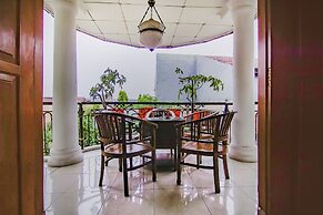 OYO 90094 Gayatri Residence