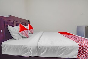 OYO 90094 Gayatri Residence