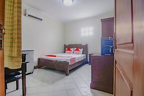 OYO 90094 Gayatri Residence