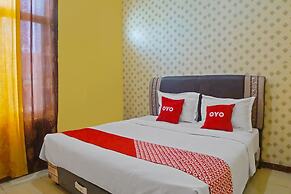 OYO 92371 Bb House Japaris