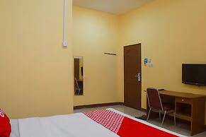 OYO 92371 Bb House Japaris