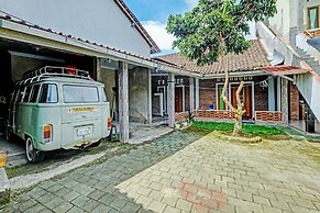 OYO 3355 Homestay Syariah Asyuban