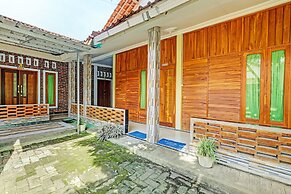 OYO 3355 Homestay Syariah Asyuban