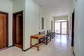 SPOT ON 91716 Kost Yy Syariah