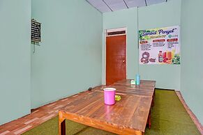 SPOT ON 91716 Kost Yy Syariah