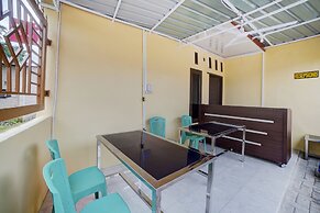 OYO 90773 Shine Guest House Syariah