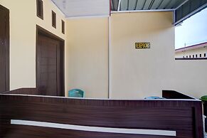 OYO 90773 Shine Guest House Syariah