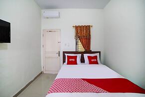 OYO 90773 Shine Guest House Syariah