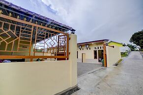 OYO 90773 Shine Guest House Syariah