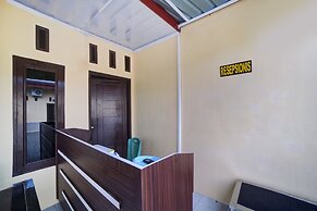 OYO 90773 Shine Guest House Syariah