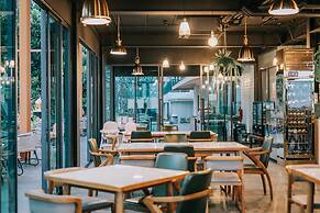 Eco Cozy Beachfront Resort Chaam