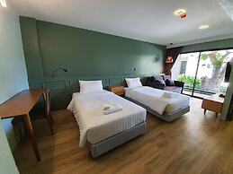 Eco Cozy Beachfront Resort Chaam