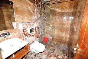 Hardik Palace By F9 Hotels