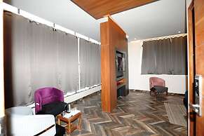 Hardik Palace By F9 Hotels