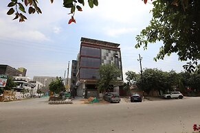 Hardik Palace By F9 Hotels