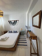 Immaculate Villa & Pool in Paros - Sleeps 10