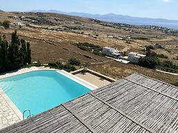 Immaculate Villa & Pool in Paros - Sleeps 10