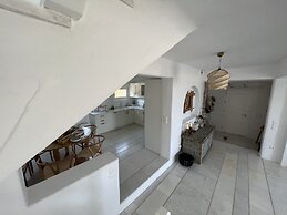 Luxurious Villa Oasis in Paros